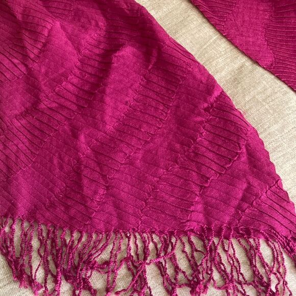 Scarf/Wrap in Barbie Pink with Pleated Design and Fringe. - Picture 3 of 3